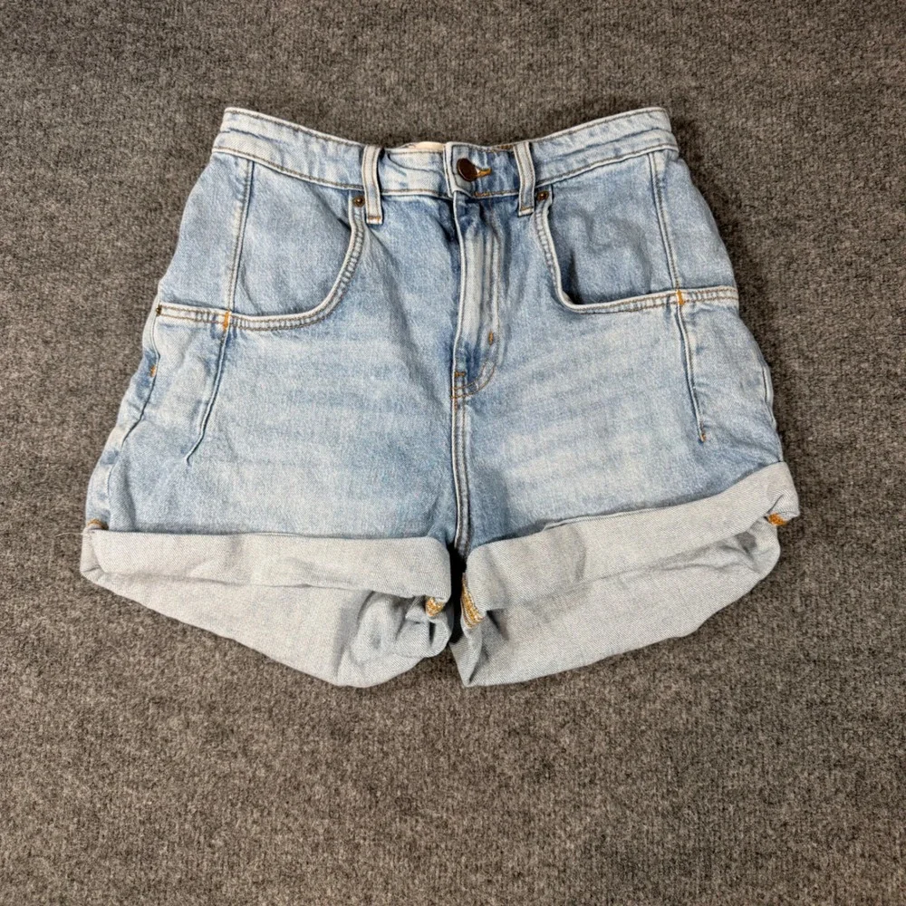 BDG Urban Outfitters High Rise Stretch Roll Hem Denim Shorts 28 Light Wash Y2K